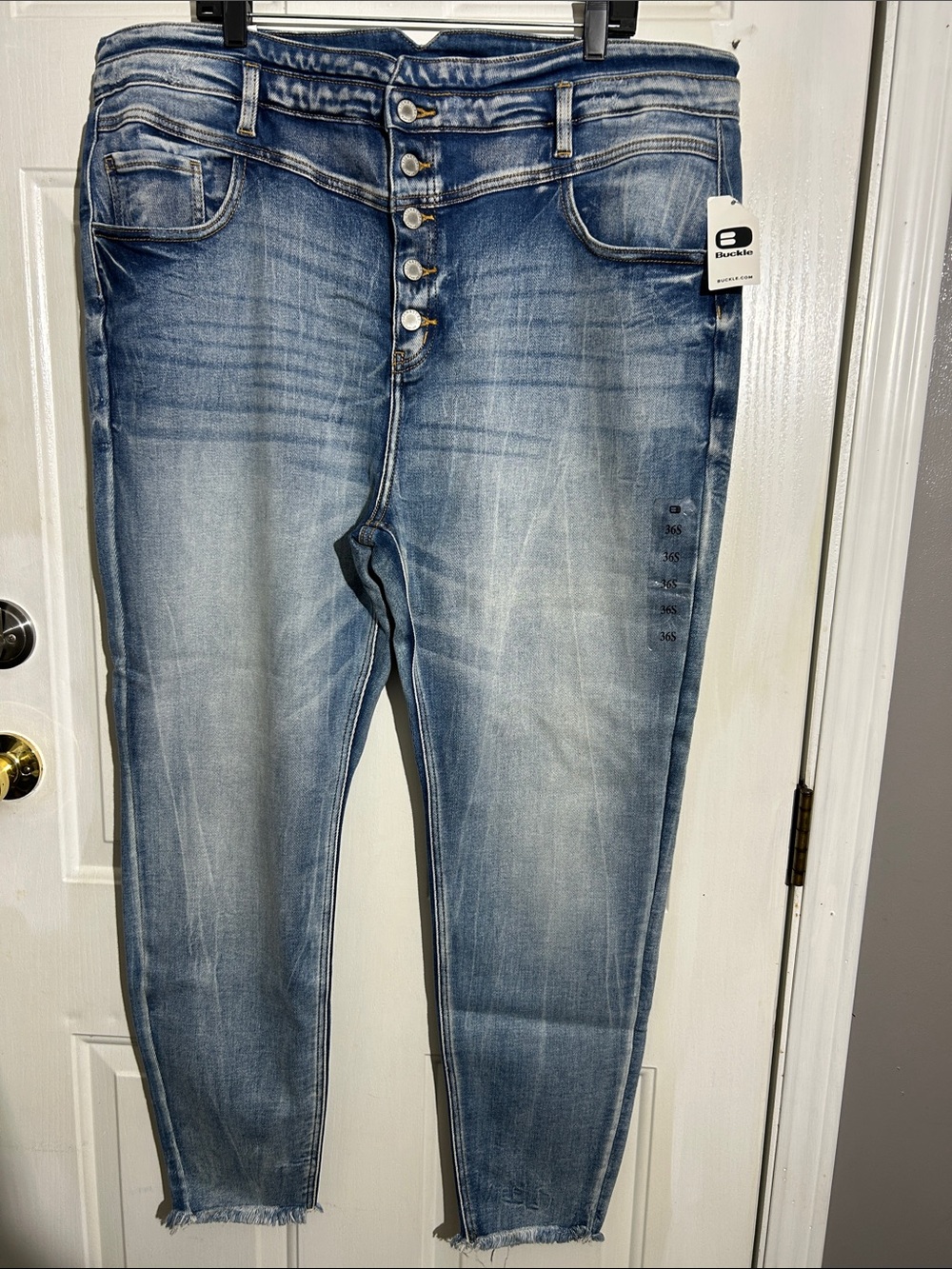 Buckle Women's Light Blue Distressed Ankle Jeans